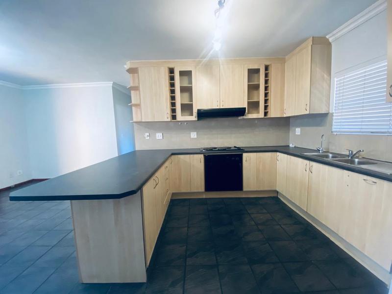 To Let 2 Bedroom Property for Rent in De La Haye Western Cape